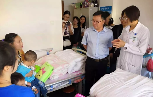 全國助殘日——政府、殘聯(lián)、醫(yī)院聯(lián)合慰問暖人心