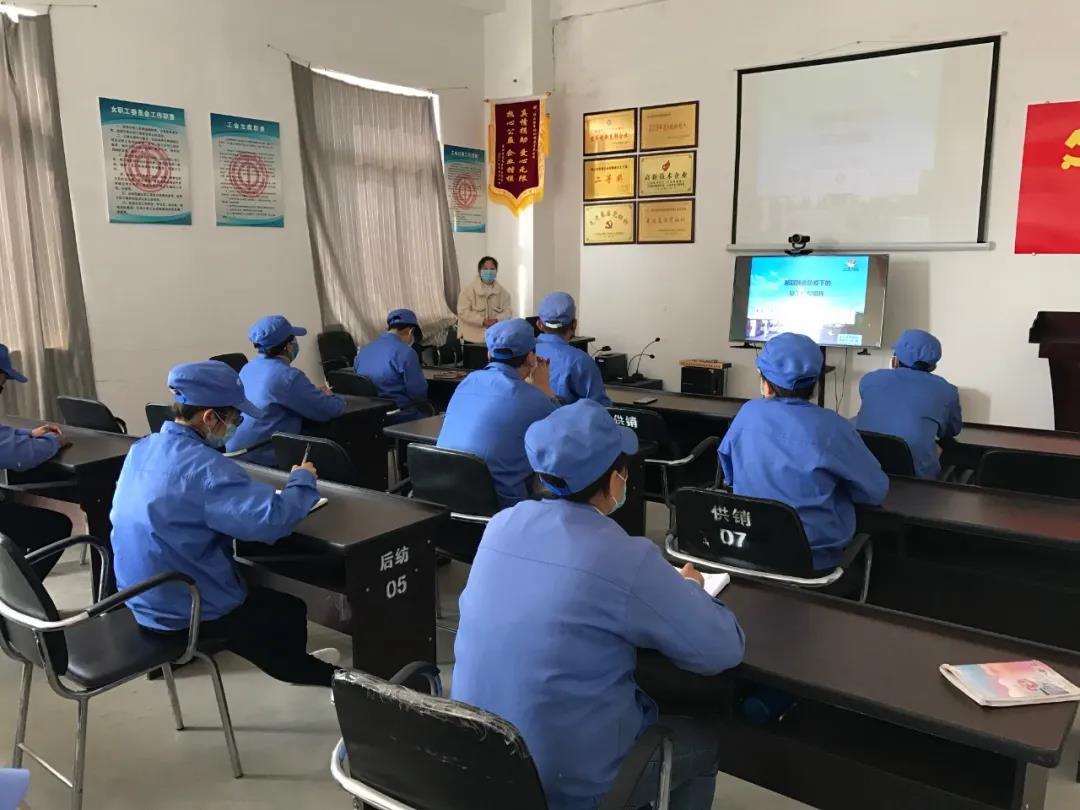 為企業(yè)、工廠等復(fù)工人員聚集地?開展疫情健康防護(hù)知識(shí)培訓(xùn)