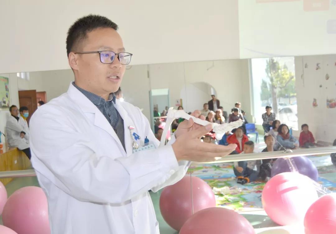 暑期青少年脊柱健康公益課，線上一對(duì)一教學(xué)指導(dǎo)！