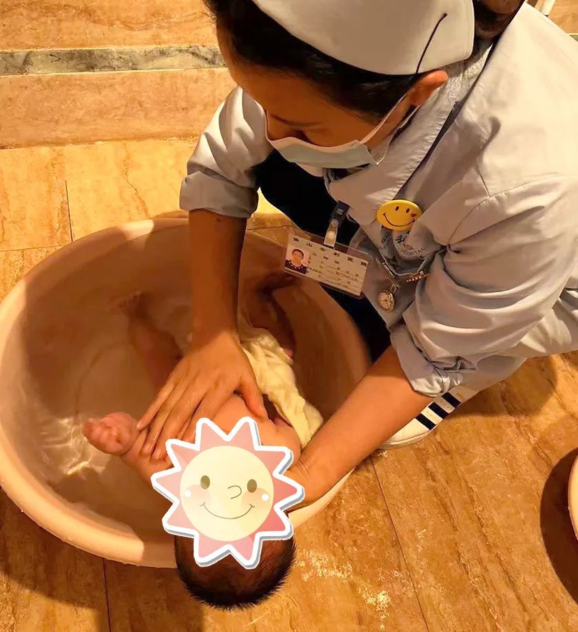 【保山安利醫(yī)院】新手媽媽別著急，寶寶護理可為您上門服務~